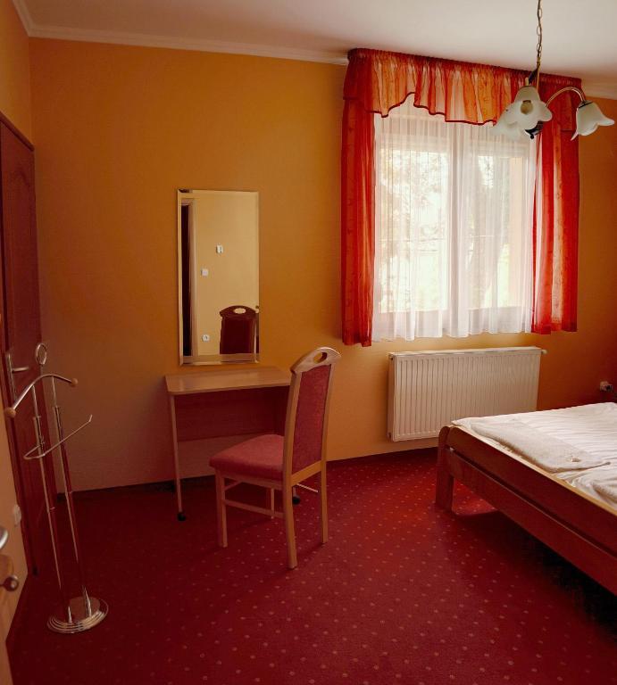 Euro Panzio Hotel Debrecen Szoba fotó